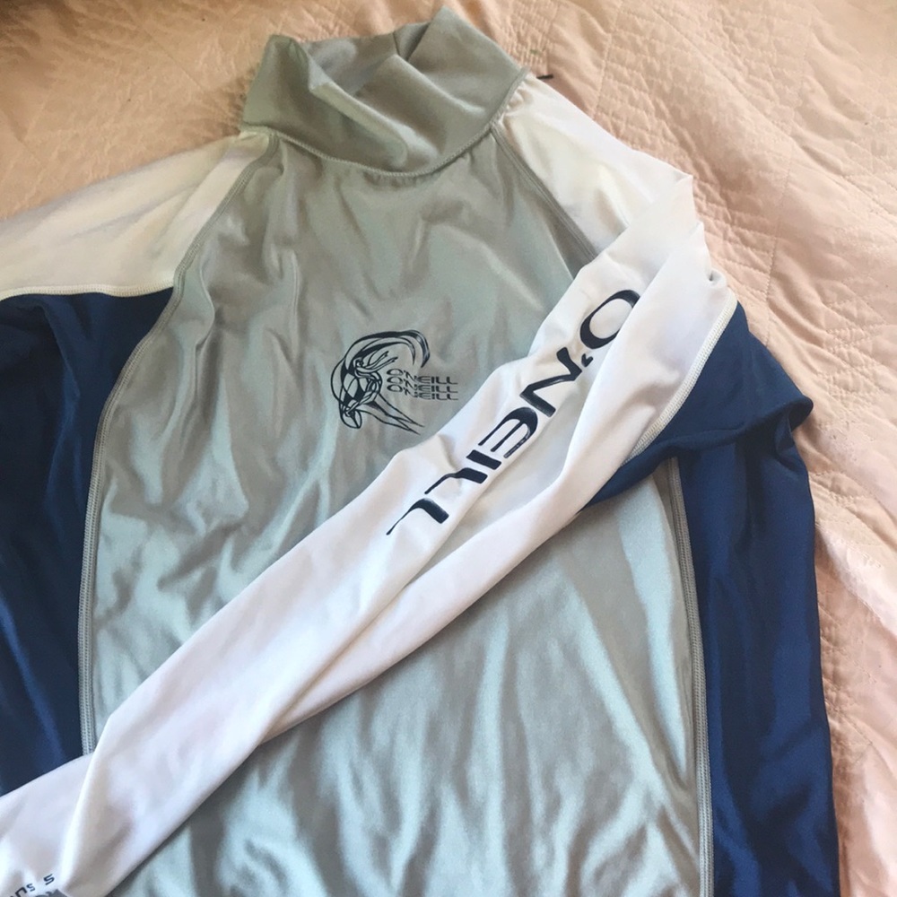 O’Neill surf shirt 🌊